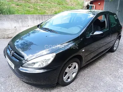 Usado Peugeot 307 110 CV (80 kW) 2003 Negro Berlina