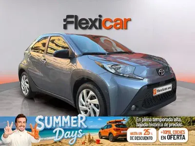 Usado Toyota Aygo X 72 CV (52 kW) 2024 Gris / plata SUV