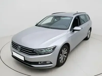 Usado VW Passat Business 150 CV (110 kW) 2020 Gris Familiar