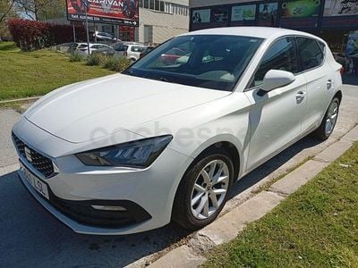 Usado Seat Leon Style 115 CV (84 kW) 2021 Blanco Berlina