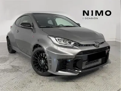 Nuevo Toyota Yaris 280 CV (205 kW) 2026 Gris / plata Utilitario