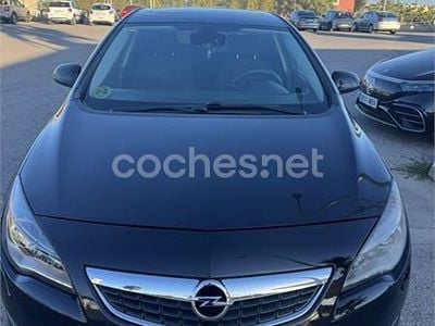 Usado Opel Astra Sport 165 HP (121 kW) 2011 Preto Sedan