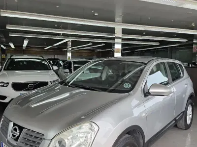 Usado Nissan Qashqai Tekna 150 CV (110 kW) 2008 Gris / plata SUV