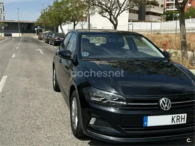 Usado VW Polo Advance 95 CV (69 kW) 2018 Negro Utilitario