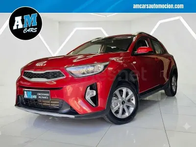 Usado Kia Stonic 84 CV (61 kW) 2023 Rojo SUV