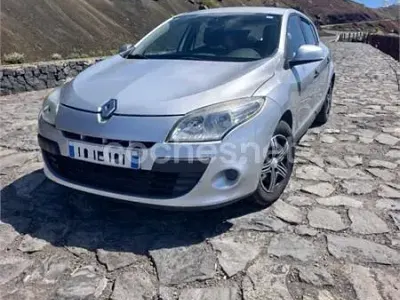 Usado Renault Mégane Authentique 100 CV (73 kW) 2011 Blanco Berlina