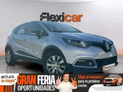 Usado Renault Captur Intens 90 CV (66 kW) 2016 Gris SUV