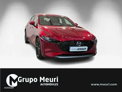 Usado Mazda 3 Comfort 186 CV (136 kW) 2023 Rojo Berlina