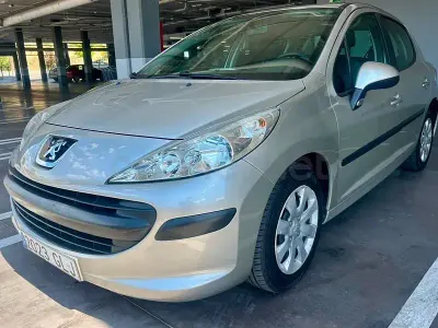 Usado Peugeot 207 95 CV (69 kW) 2009 Gris / plata Berlina