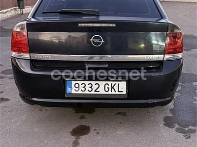 Negro Usado 2009 Opel Vectra Elegance Berlina | 3550 € (Un poco caro)