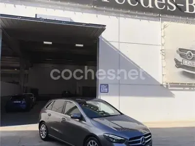Usado Mercedes B200 136 CV (100 kW) 2019 Gris / plata Utilitario