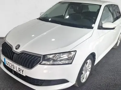 Usado Skoda Fabia Ambition 95 CV (69 kW) 2021 Utilitario