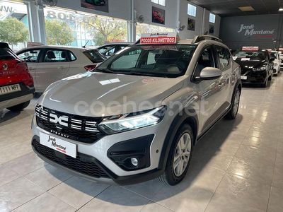 Gris / plata Usado 2024 Dacia Sandero Expression Berlina | 16.490 € (Precio justo)