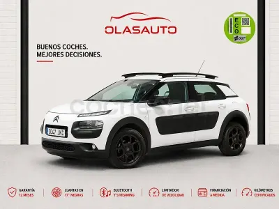 Usado Citroën C4 Cactus Shine 100 CV (73 kW) 2015 Blanco Utilitario