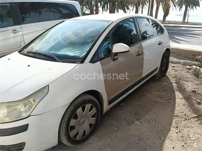 Usado Citroën C4 92 CV (67 kW) 2006 Blanco Berlina