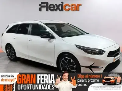 Usado Kia Ceed Style 100 CV (73 kW) 2025 Blanco Utilitario