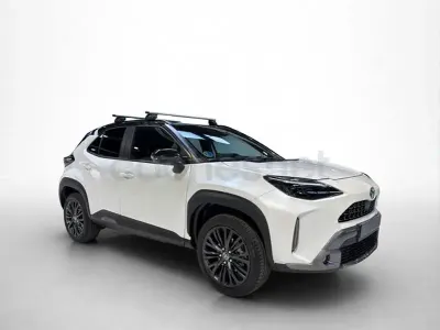 Usado Toyota Yaris Cross 116 CV (85 kW) 2024 Blanco SUV