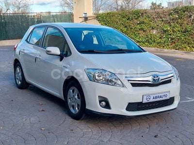 Toyota Auris Hybrid