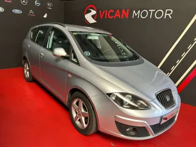 Usado Seat Altea XL Reference 105 CV (77 kW) 2010 Plateado Monovolumen