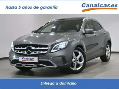 Usado Mercedes GLA180 122 CV (89 kW) 2017 Gris SUV