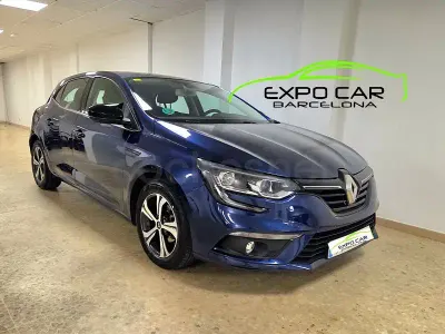 Usado Renault Mégane Life 100 CV (73 kW) 2016 Azul Berlina