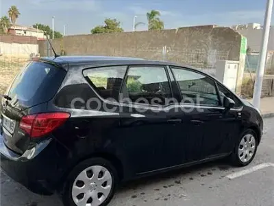 Usado Opel Meriva Selective 95 CV (69 kW) 2013 Negro Monovolumen