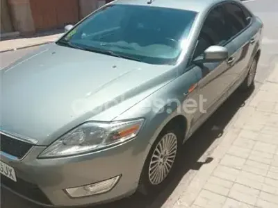 Usado Ford Mondeo Trend 140 CV (102 kW) 2008 Gris / plata Berlina