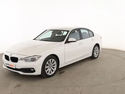 Usado BMW 318 Advantage 150 CV (110 kW) 2016 Blanco Berlina