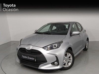 Usado Toyota Yaris Hybrid Active 116 CV (85 kW) 2024 Gris / plata Berlina