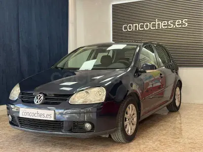 Usado VW Golf V Highline 115 HP (84 kW) 2007 Cinzento Sedan