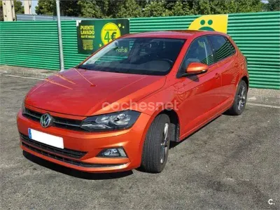 Usado VW Polo Sportline 95 CV (69 kW) 2018 Naranja Utilitario