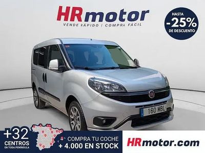 Usado Fiat Doblò Trekking 120 CV (88 kW) 2022 Gris Monovolumen