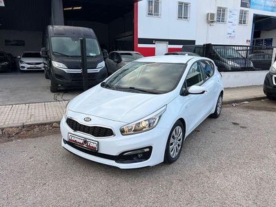 Usado Kia Ceed GT 90 CV (66 kW) 2017 Blanco Utilitario