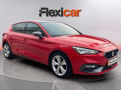 Usado Seat Leon FR 150 CV (110 kW) 2022 Rojo Utilitario