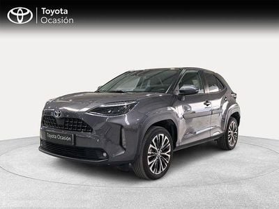 Usado Toyota Yaris Hybrid Style 116 CV (85 kW) 2022 Gris SUV
