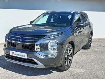 Nuevo Mitsubishi Outlander P-HEV 306 CV (225 kW) 2025 Gris / plata SUV