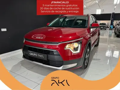 Käytetty Kia Niro 141 HP (103 kW) 2022 Punainen Katumaasturi