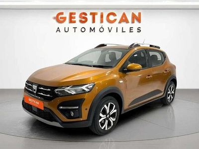 Usado Dacia Sandero Comfort 91 CV (66 kW) 2022 Naranja Utilitario