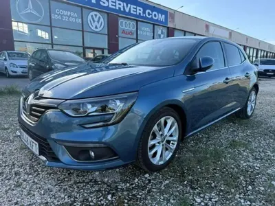 Usado Renault Mégane Zen 131 CV (96 kW) 2017 Azul Berlina
