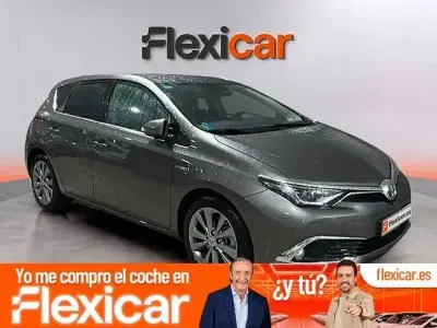 Usado Toyota Auris Hybrid Active 136 CV (100 kW) 2018 Gris Berlina