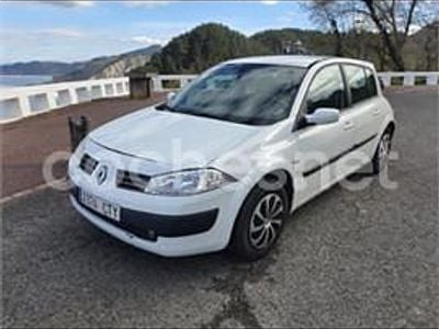 Blanco Usado 2004 Renault Mégane II Authentique Berlina | 2100 € (Un poco caro)