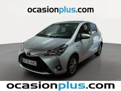 Usado Toyota Yaris Hybrid Active 100 CV (73 kW) 2019 Gris plata Utilitario
