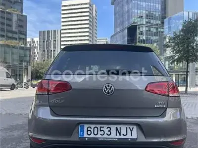 Usado VW Golf Sportsvan Edition 110 CV (80 kW) 2016 Gris / plata Monovolumen