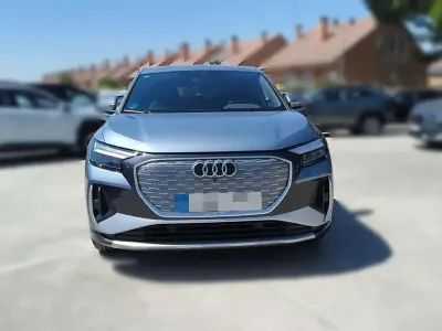 Usado Audi e-tron S-Line 150 kW (204 CV) 2022 Gris SUV
