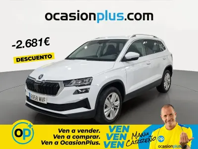 Usado Skoda Karoq Selection 115 CV (84 kW) 2024 Blanco SUV