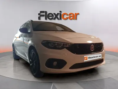 Usado Fiat Tipo Easy 95 CV (69 kW) 2018 Blanco Familiar