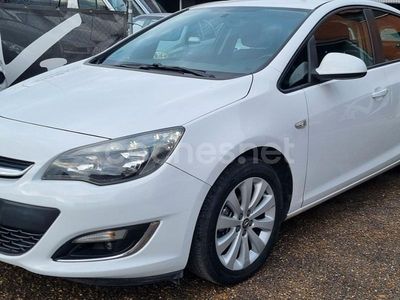 Blanco Usado 2013 Opel Astra Selective Berlina | 7500 € (Un poco caro)