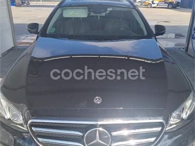 Usado Mercedes E220 194 CV (142 kW) 2017 Negro Familiar