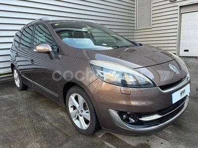 Usado Renault Grand Scénic III Dynamique 131 CV (96 kW) 2013 Marrón Monovolumen
