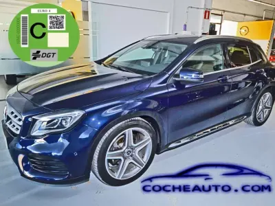 Usado Mercedes GLA200 AMG line 156 CV (114 kW) 2017 Azul SUV